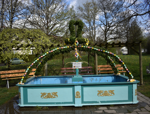 Osterbrunnen im Loretopark